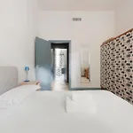 Guesthost - Piazza Ascoli Cosy * Милан