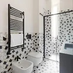 Guesthost - Piazza Ascoli Cosy Апартаменты Милан